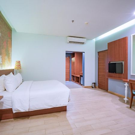 Mercure Manado Tateli Resort&Convention Esterno foto