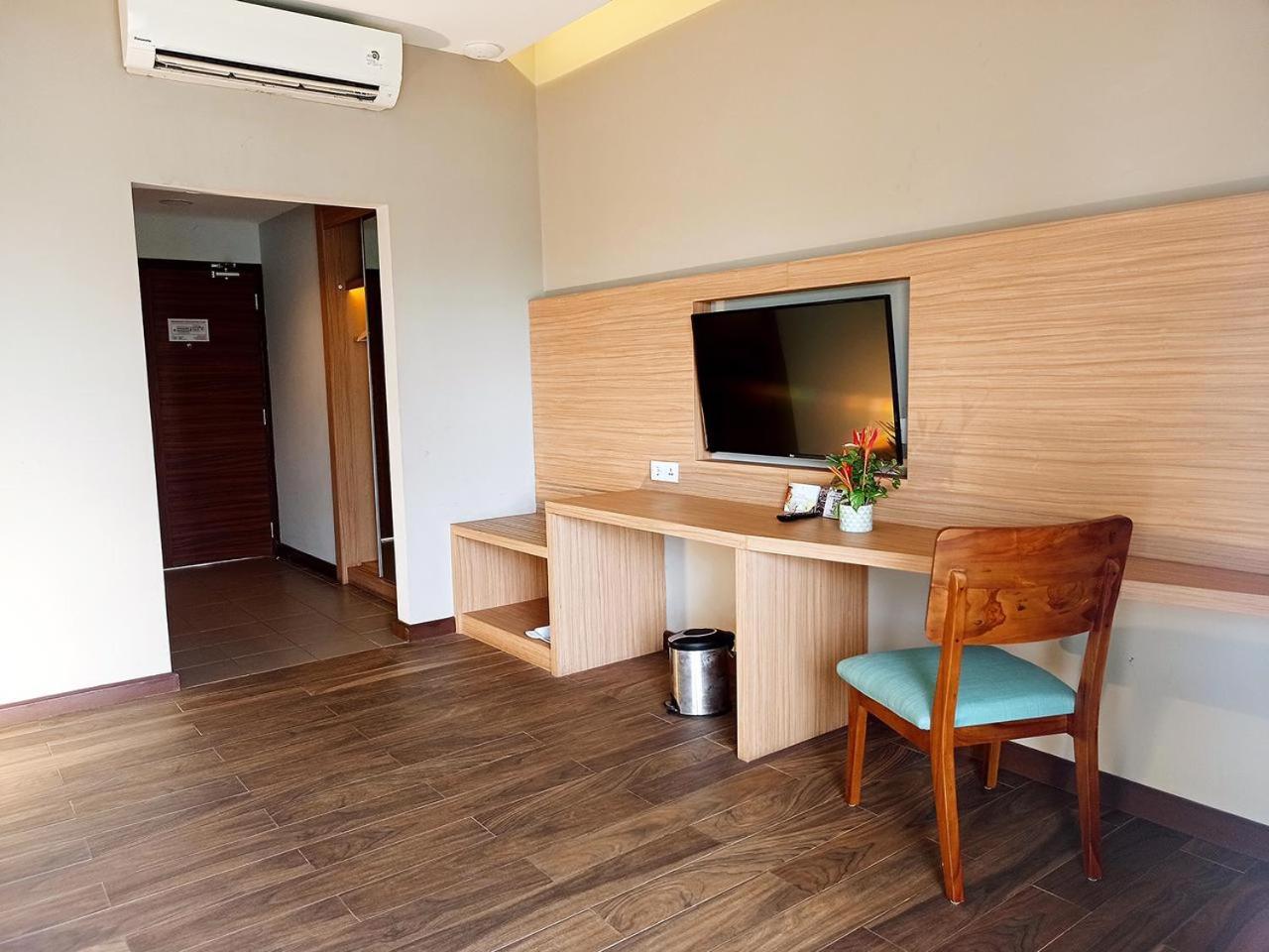 Mercure Manado Tateli Resort&Convention Esterno foto