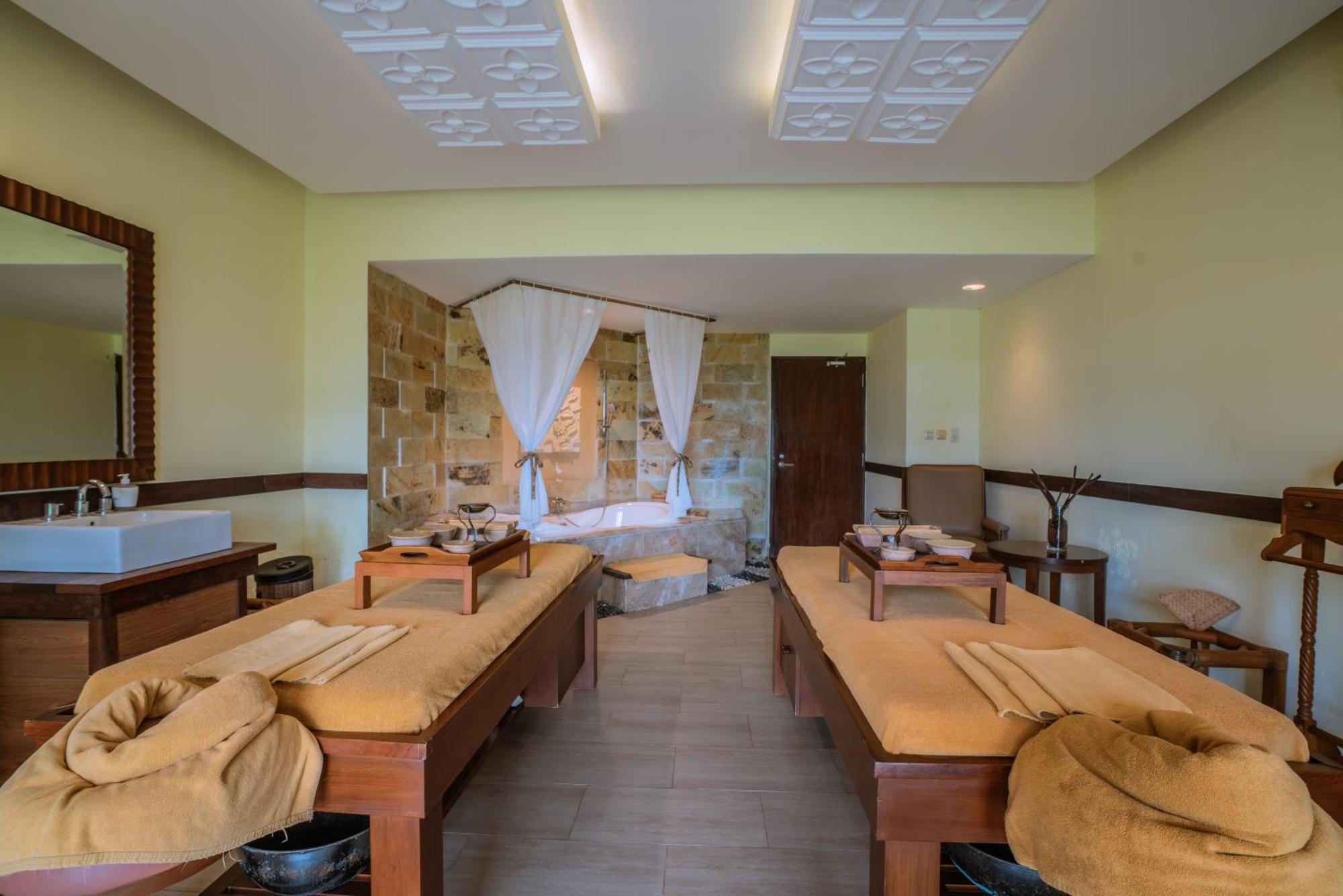 Mercure Manado Tateli Resort&Convention Esterno foto